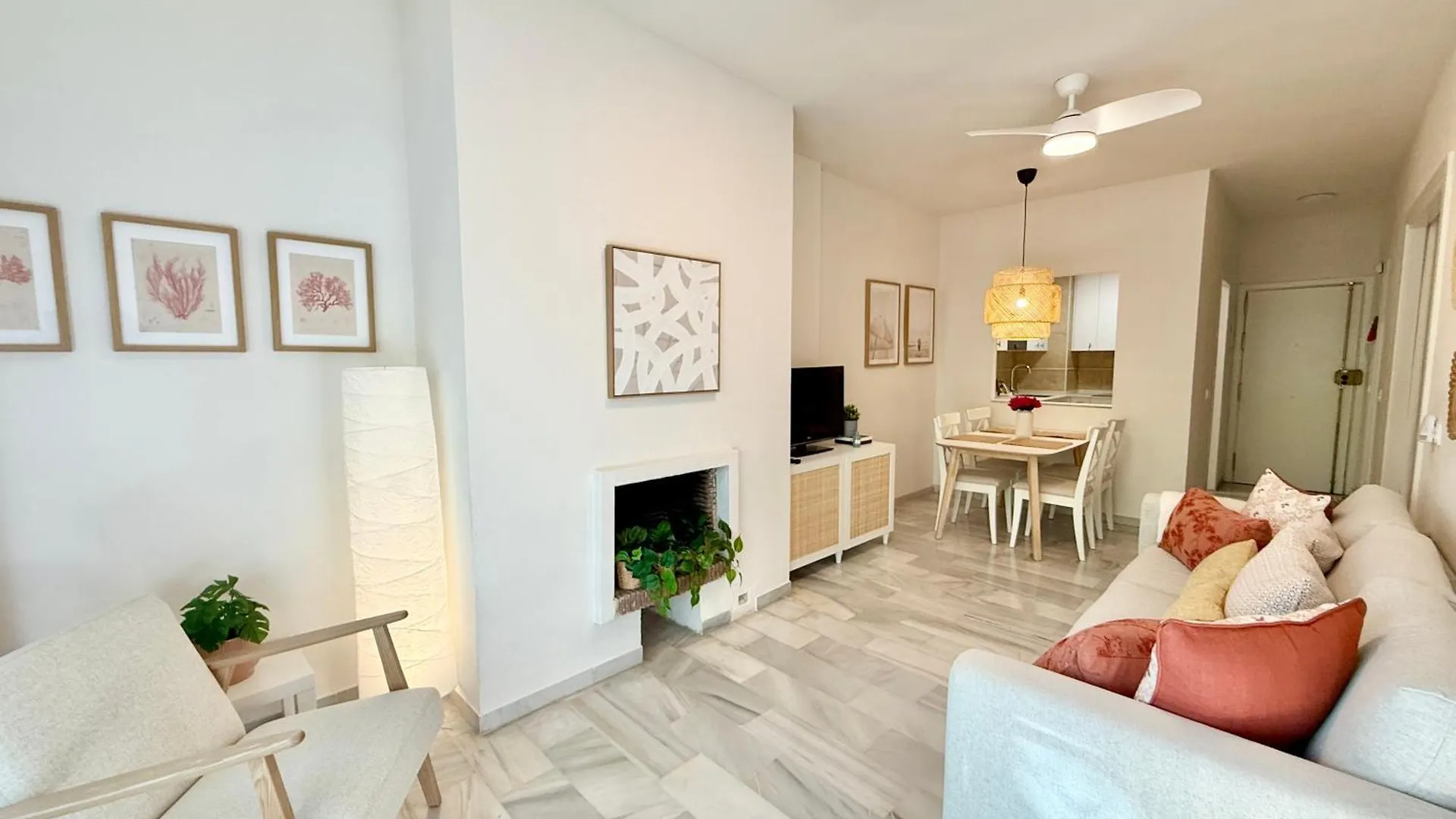 Golden Mile La Carolina - Eaw Homes Marbella 0*,  Španělsko