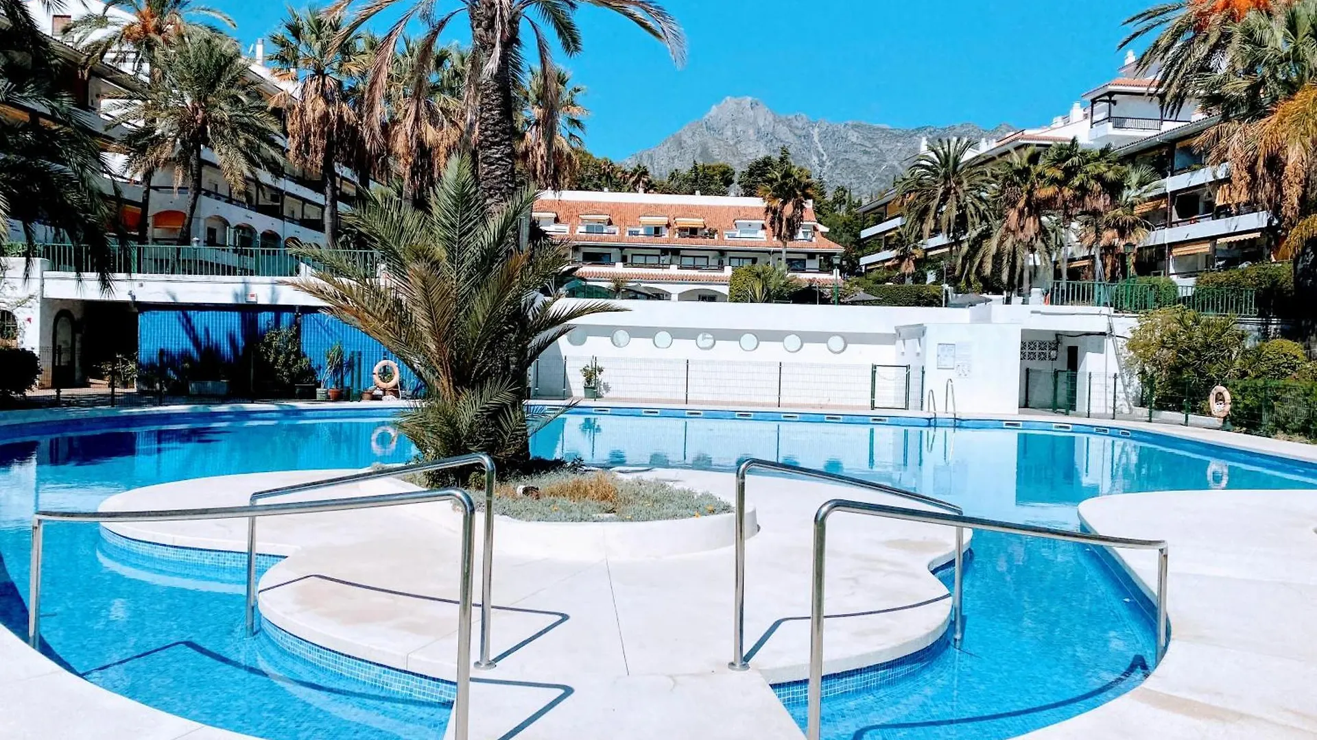 Golden Mile La Carolina - Eaw Homes Marbella